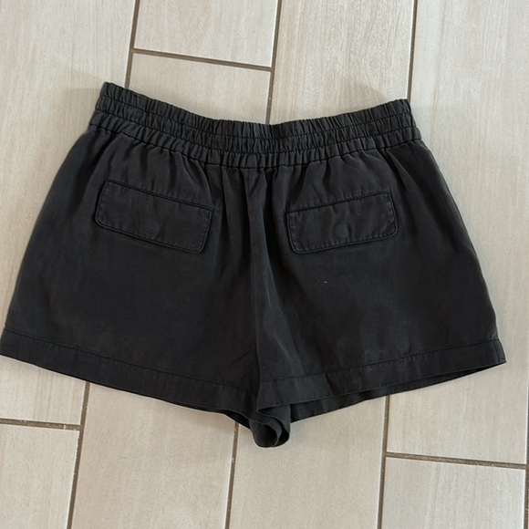 Alice + Olivia Britney Patch Pocket Shorts in Black NWT - Picture 5 of 8